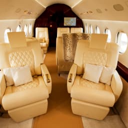 Falcon 2000 N214LD