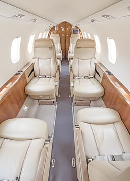 Learjet 45 N214TG