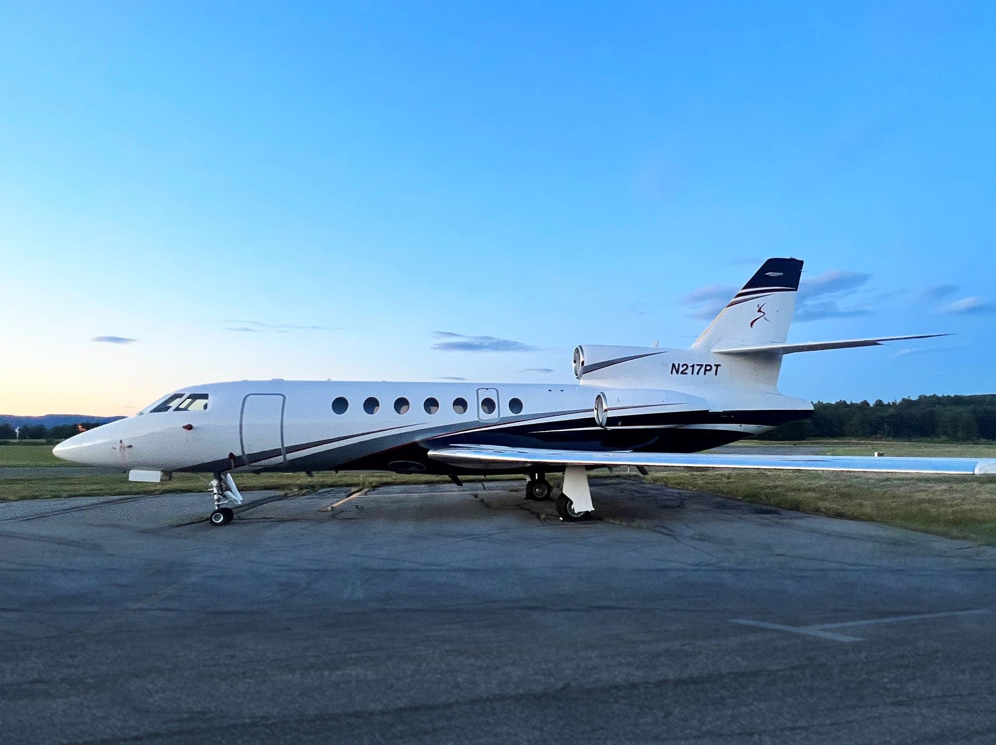 Falcon 50 N217PT