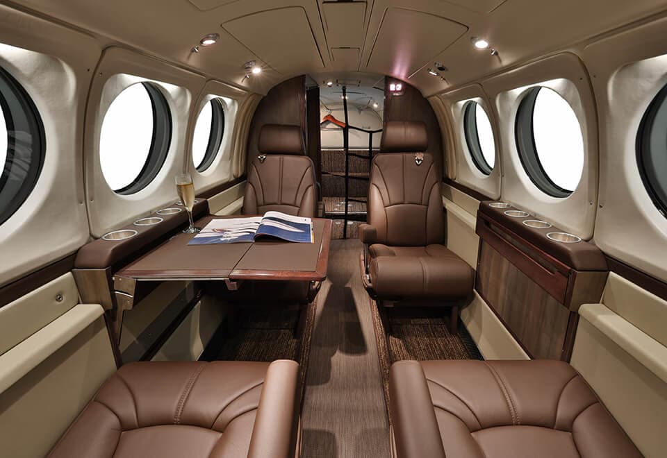 Beechcraft King Air 200 N220TT