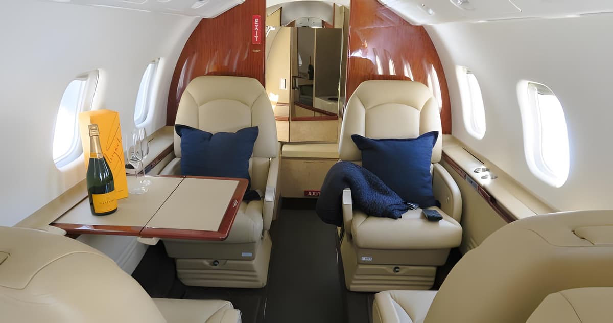Learjet 60 N225GP