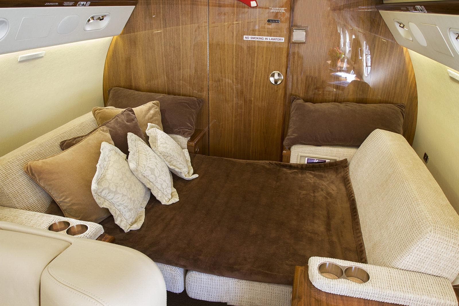 Gulfstream IV N227SV