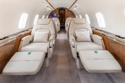 Challenger 350 N228PK