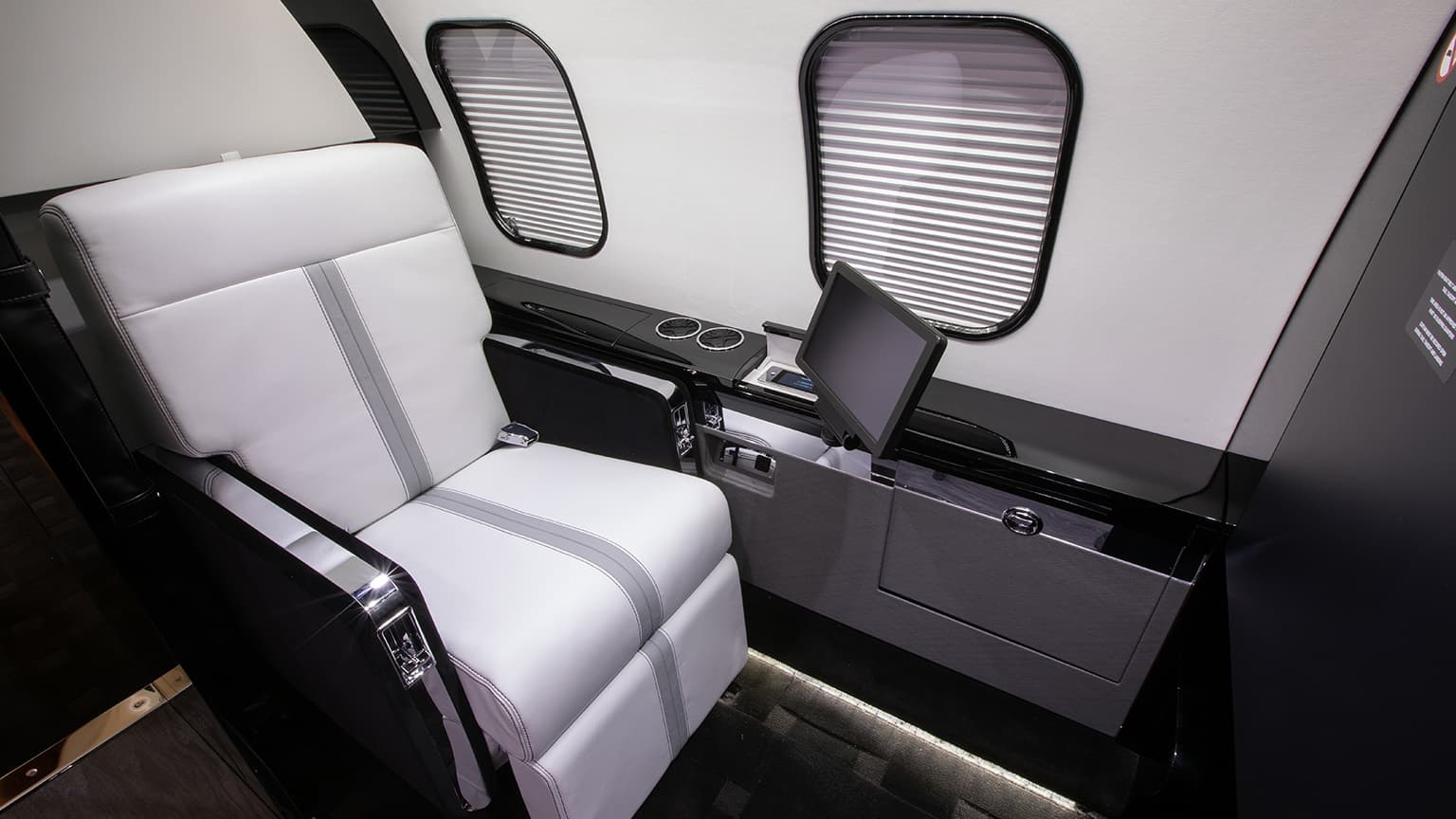 Global Express N228SS