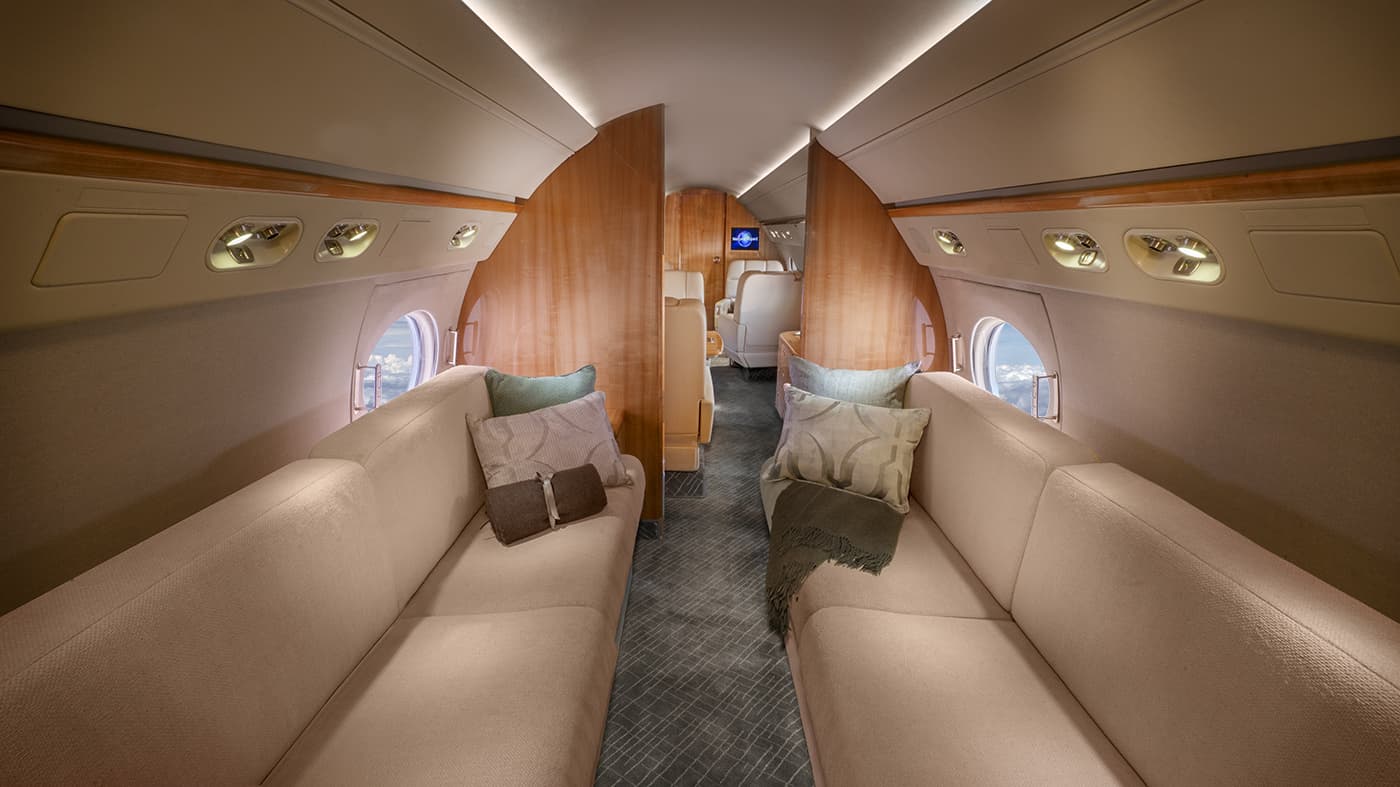 Gulfstream G550 N242GM