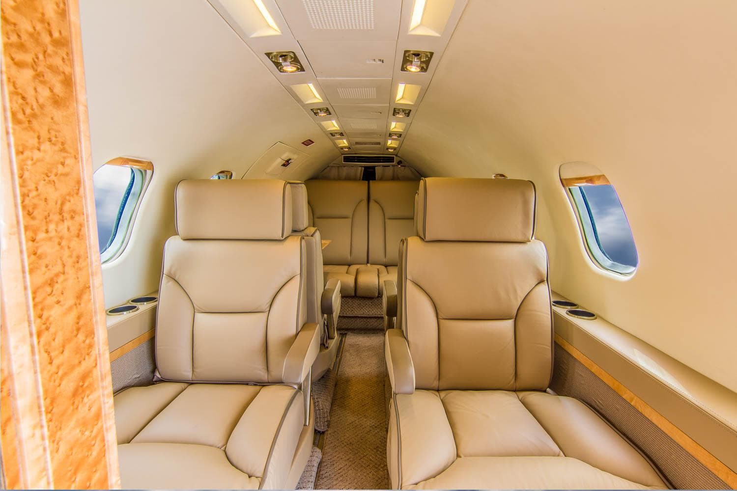 Learjet 35 N244RG