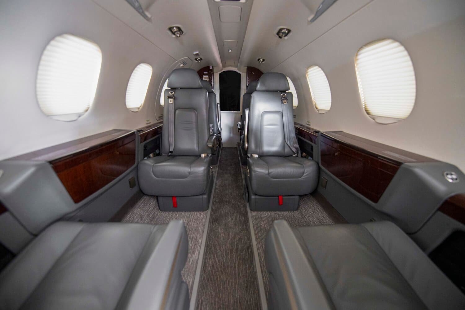 Embraer Phenom 300 N247CM