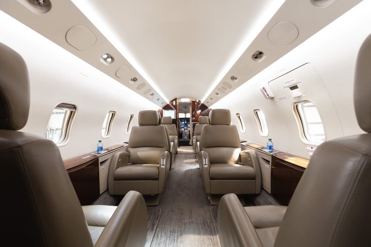 Challenger 300 N247FS