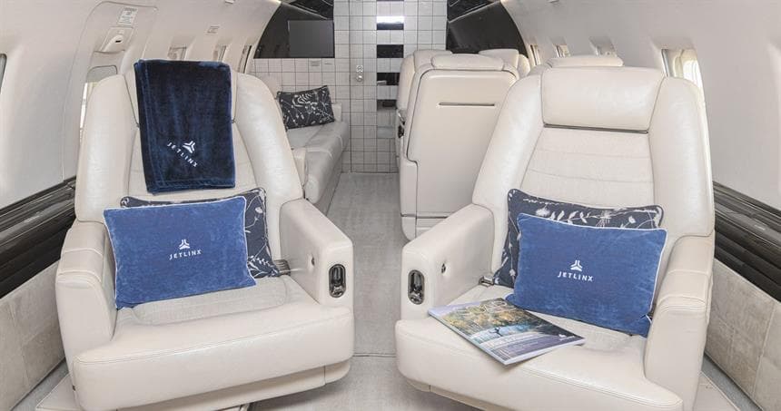 Challenger 604 N249TX