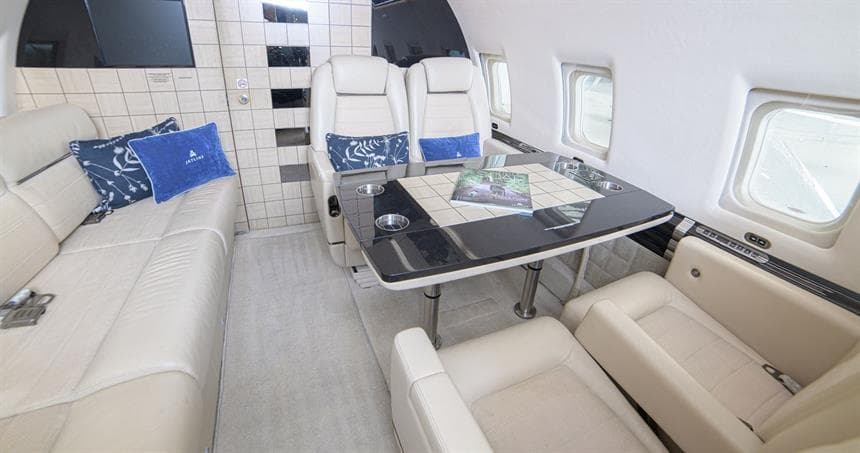 Challenger 604 N249TX