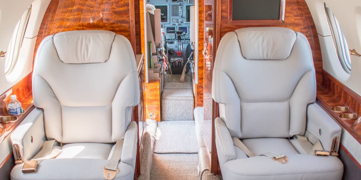 Hawker 800XP N24SM