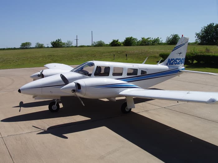 Piper PA-34-200T Seneca II N2526Q