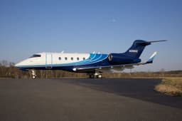 Challenger 300 N256GG