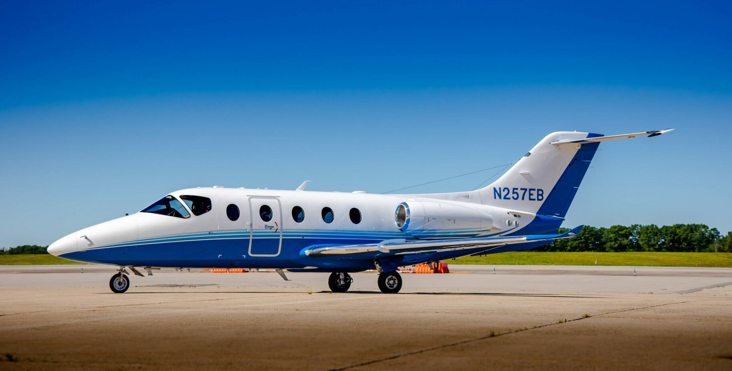 Hawker 400XP N257EB