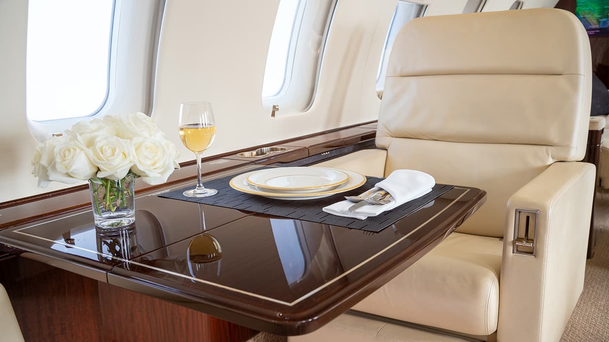Challenger 604 N267DW