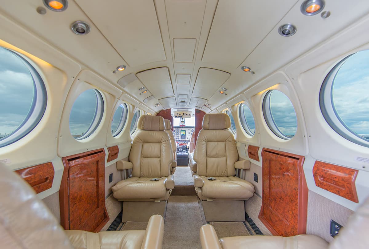 Saab 2000 N277JJ