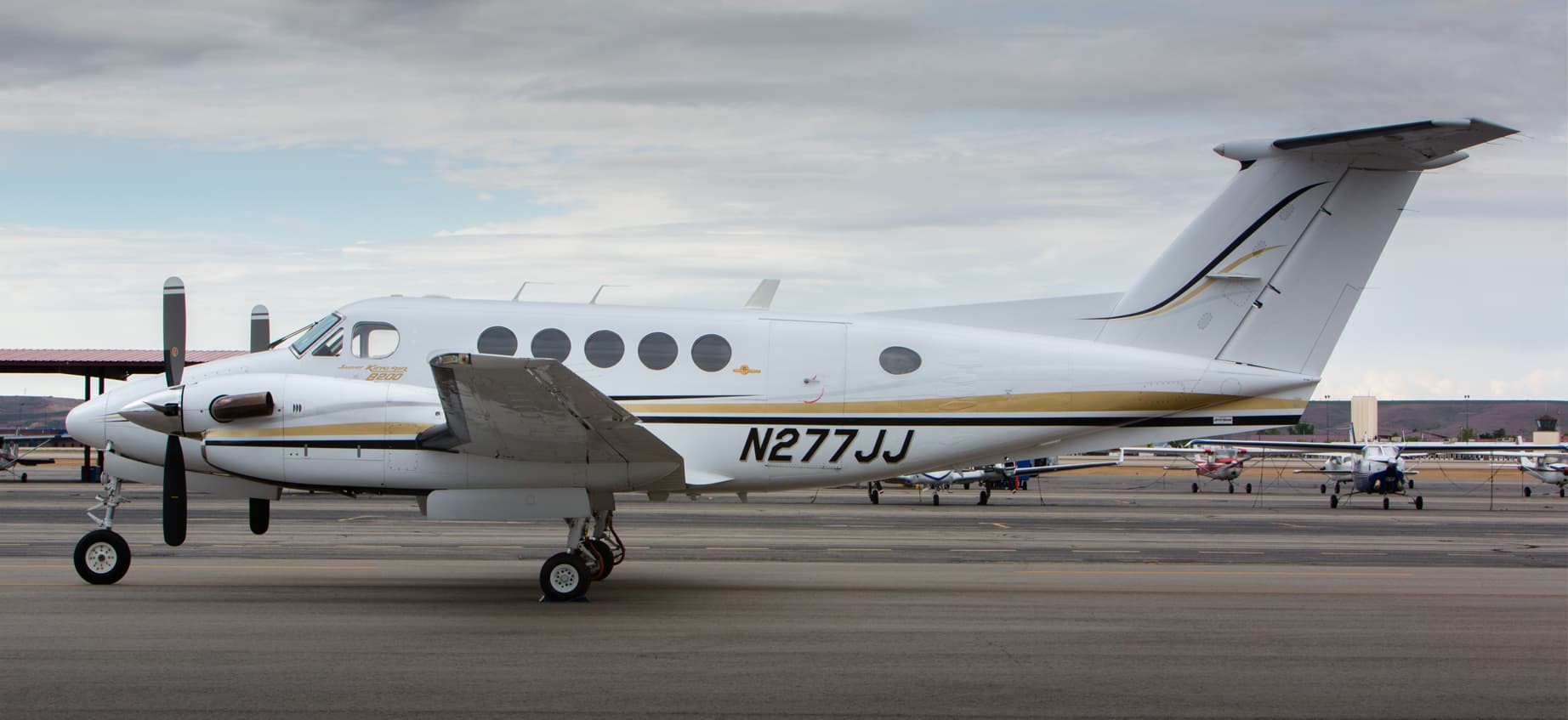 Saab 2000 N277JJ