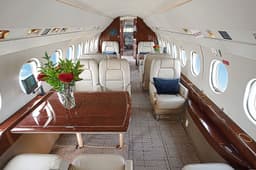 Falcon 2000 N277XX