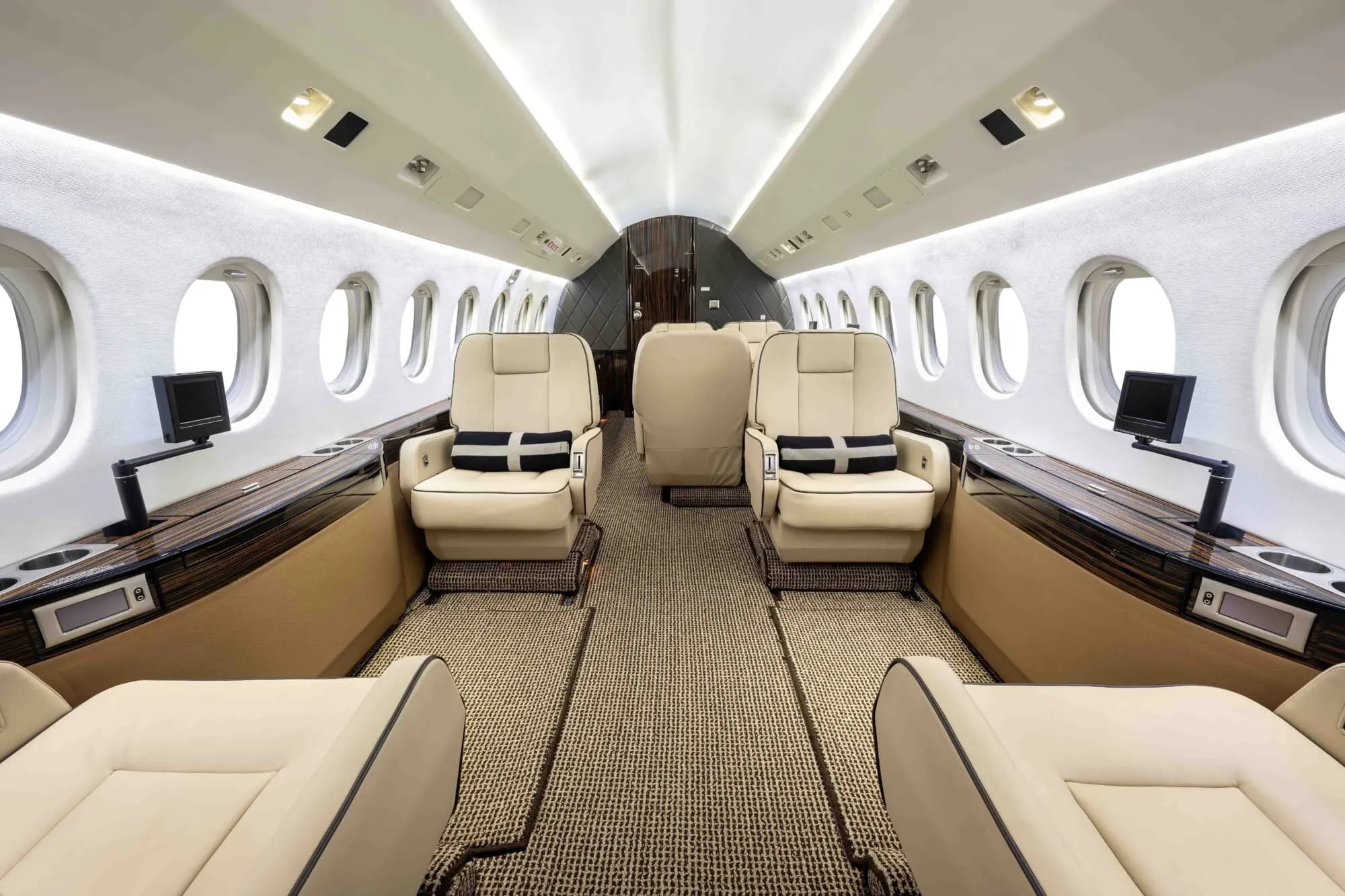 Falcon 2000 N278GH