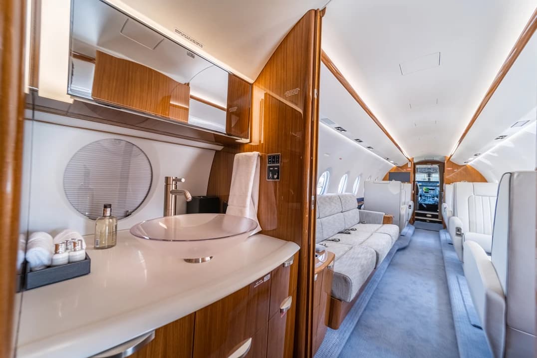 Gulfstream G280 N281HL