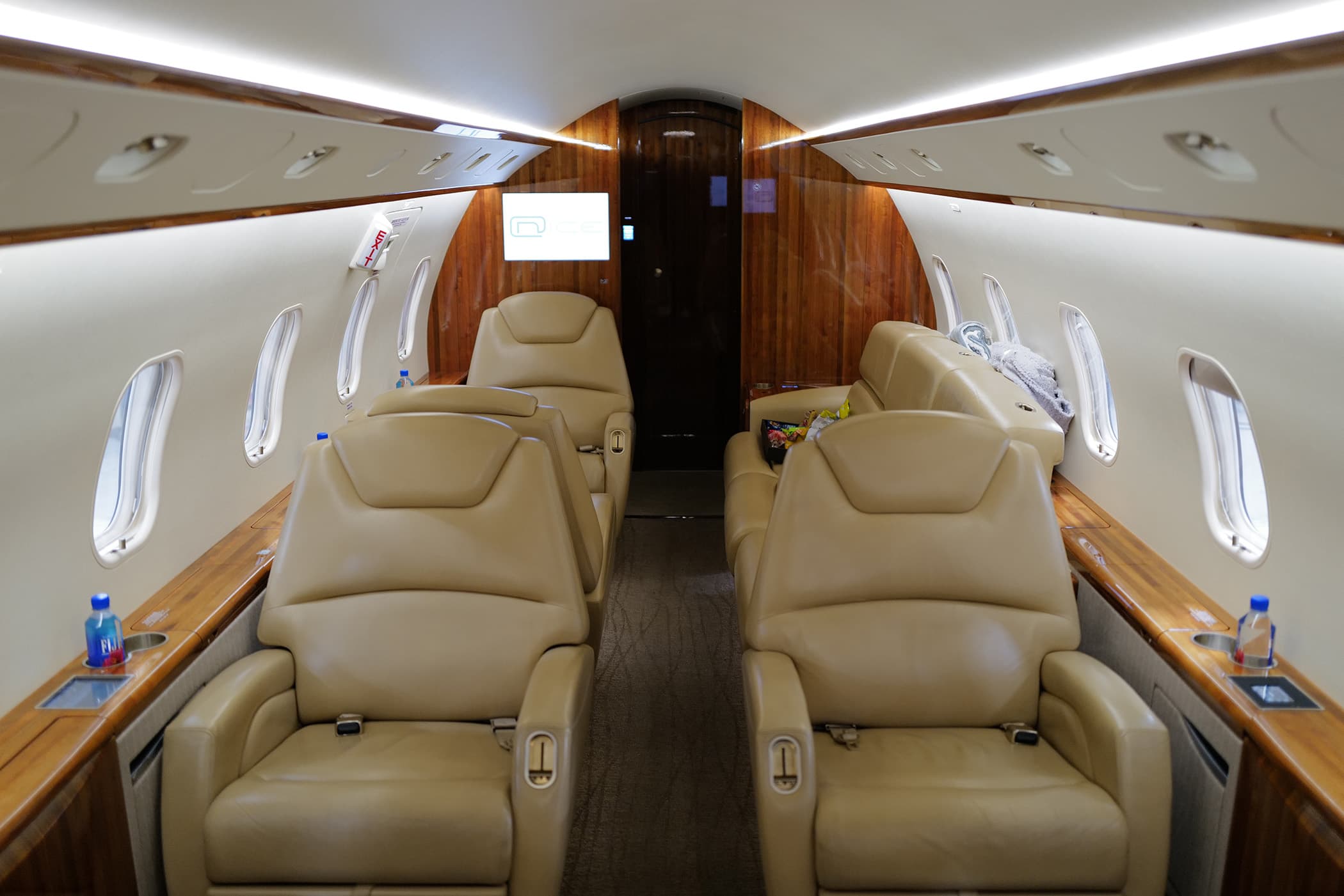 Challenger 300 N286MH