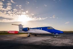 Learjet 35A N289AW