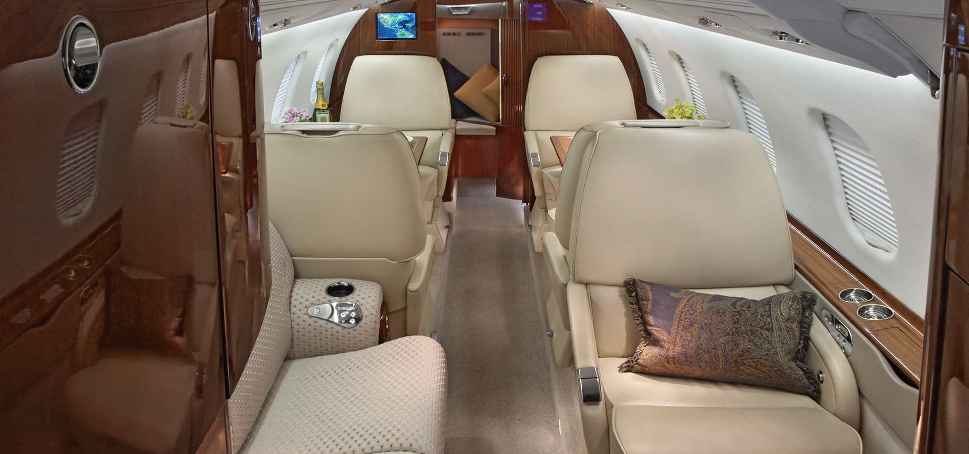 Learjet 60 N296L