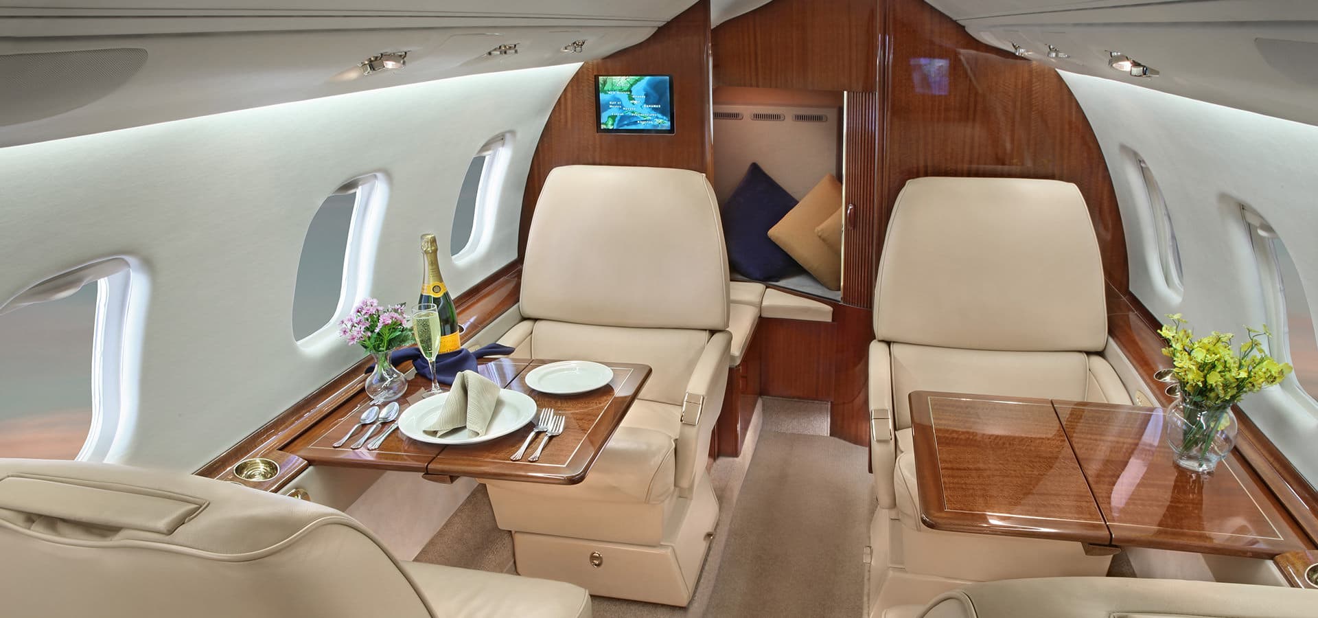 Learjet 60 N296L