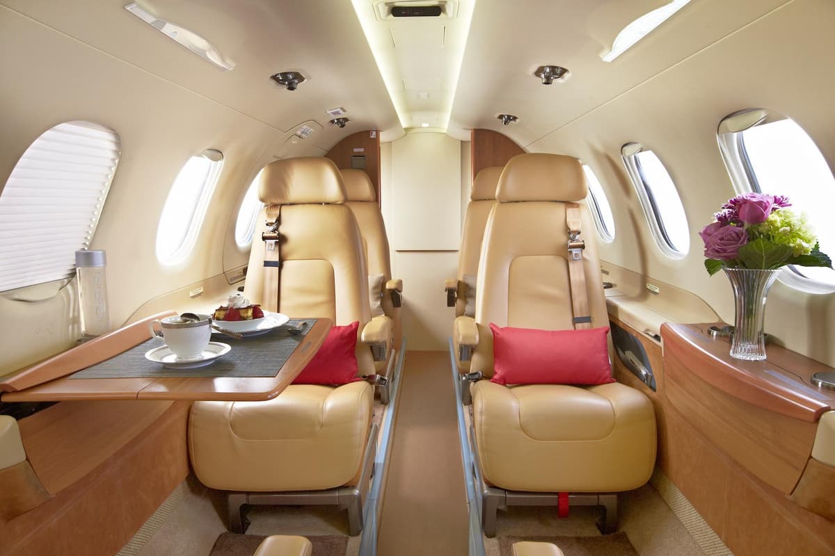 Embraer Phenom 300 N300GV