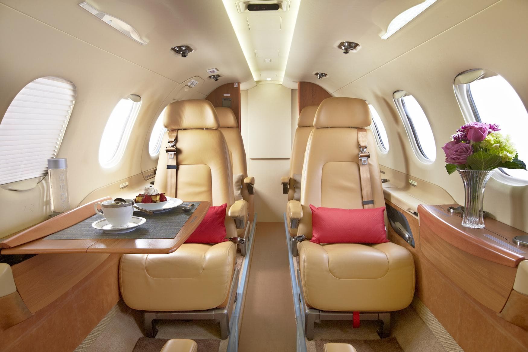 Embraer Phenom 300 N300GV