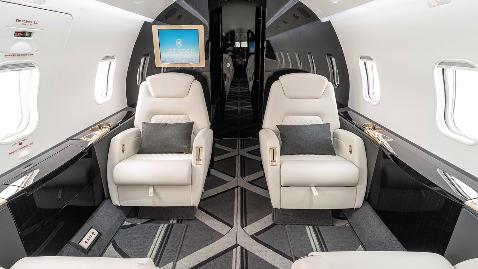 Challenger 300 N300JE