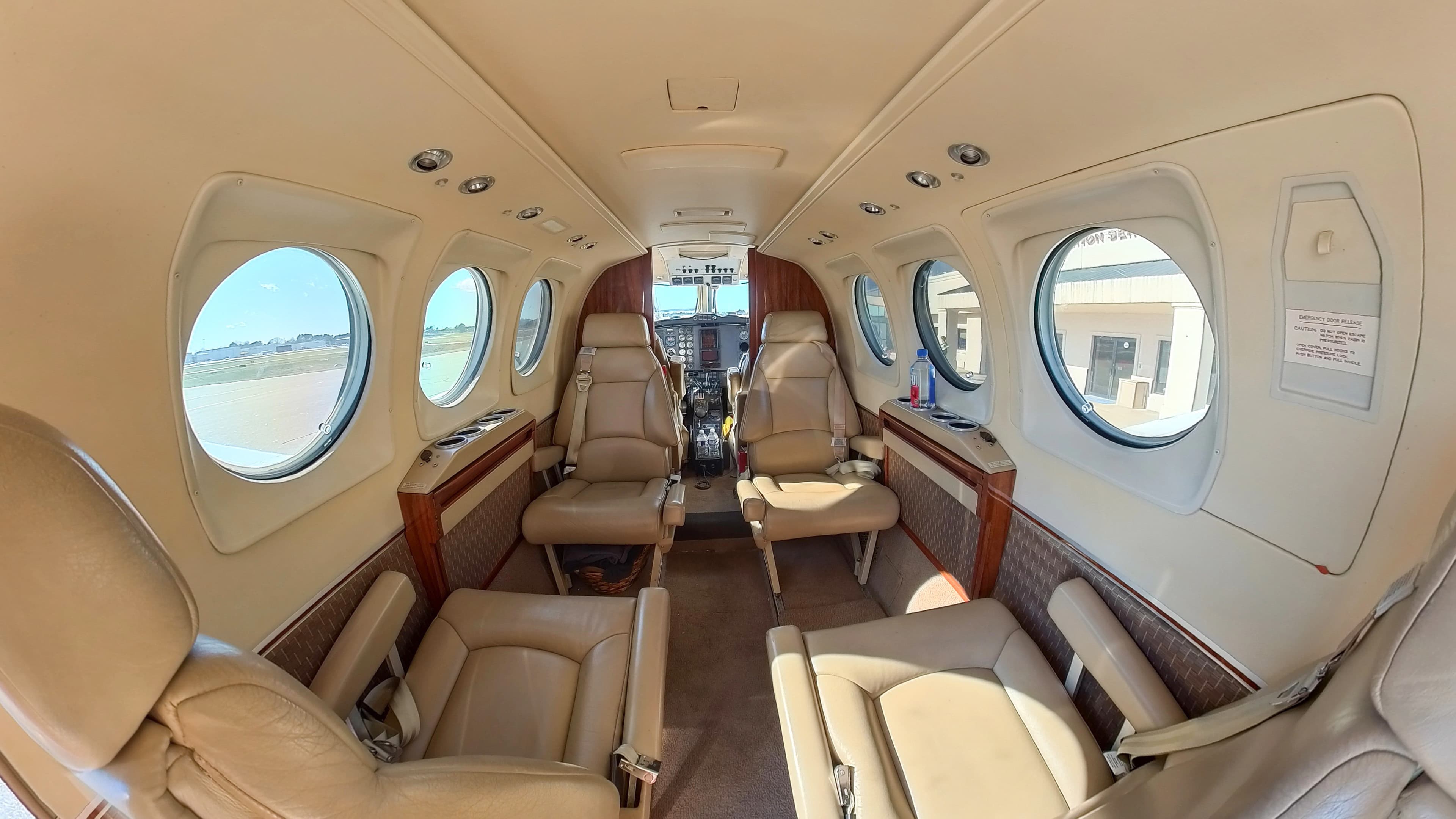 Beechcraft King Air F90 N300TA