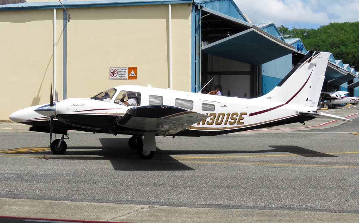 Piper PA-34-220T Seneca V N301SE