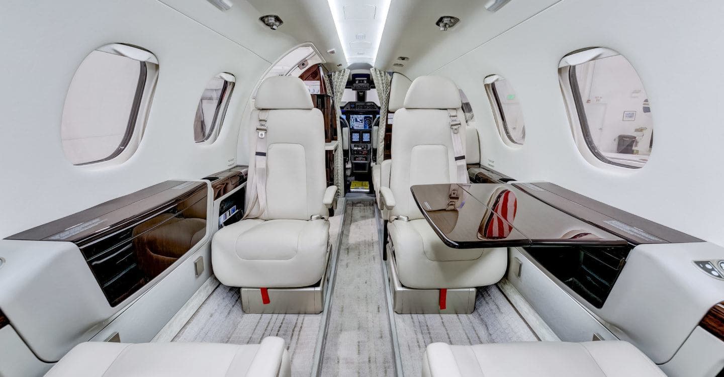 Embraer Phenom 300 N304GV