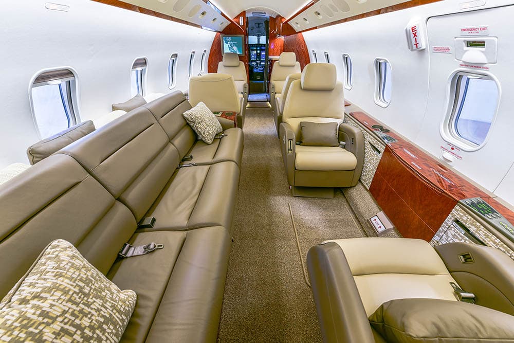 Challenger 300 N304PS