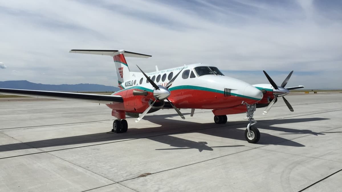 Beechcraft King Air B200 N305LG