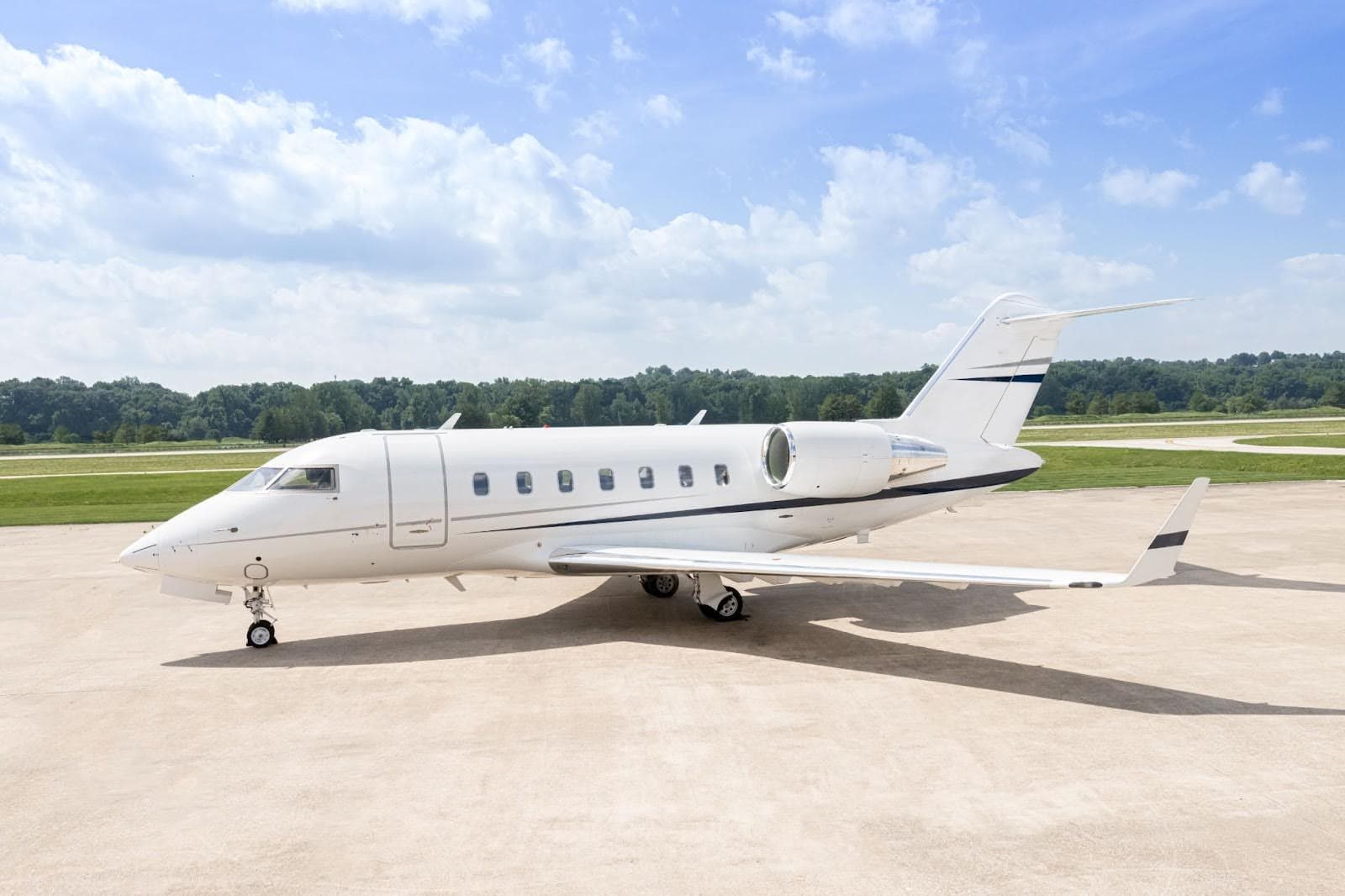 Challenger 605 N305LX