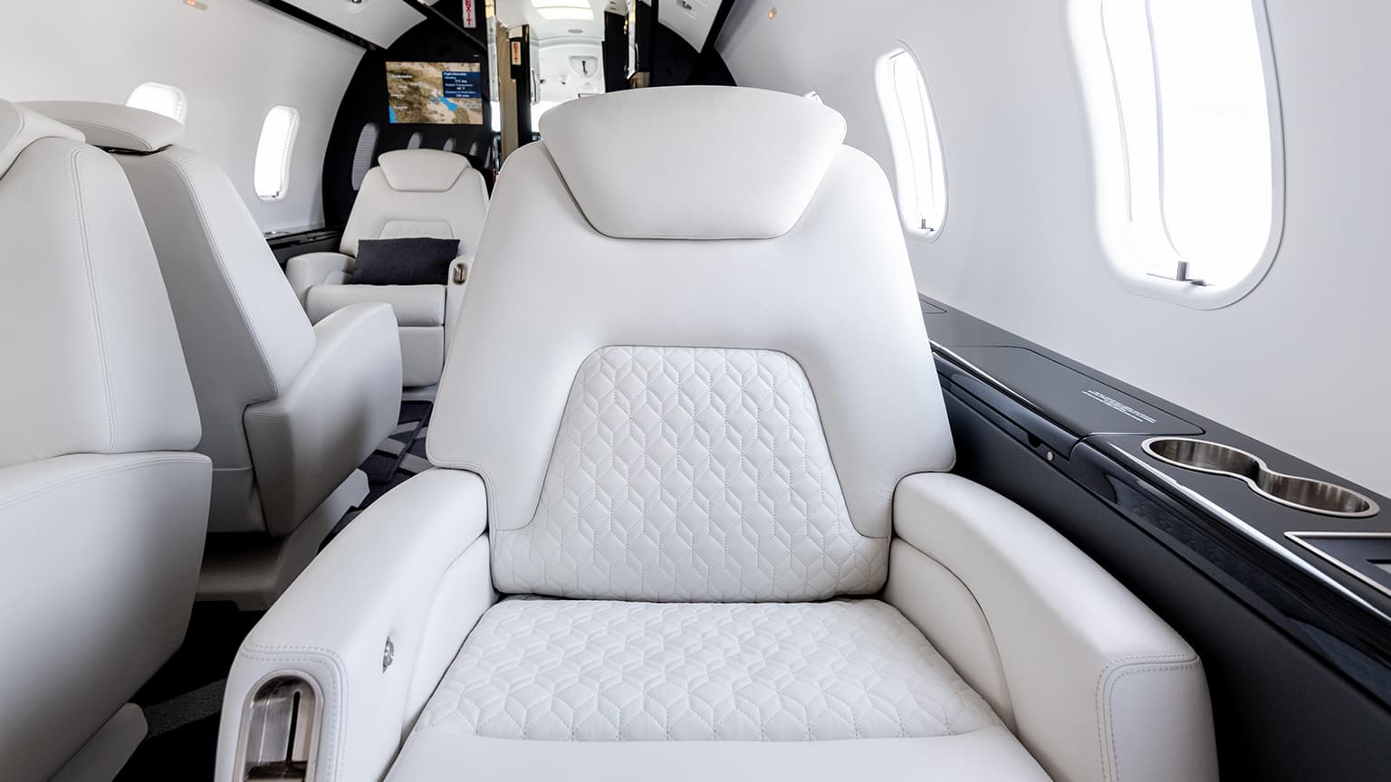 Challenger 300 N309JE
