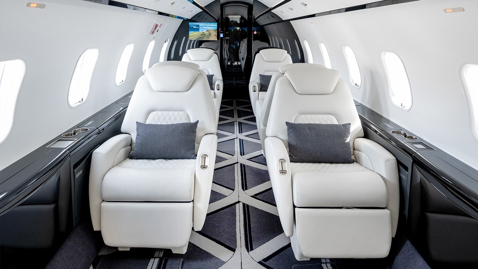 Challenger 300 N309JE