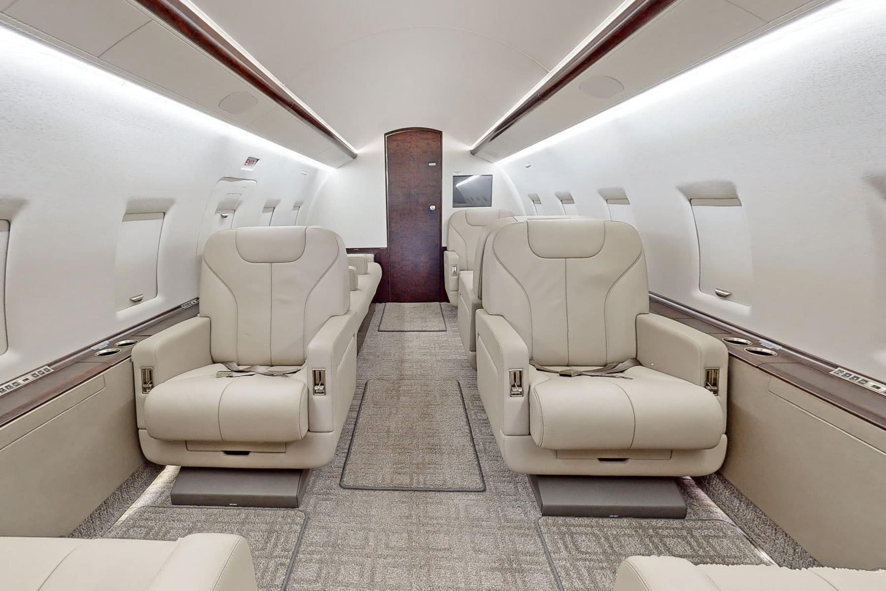 Challenger 604 N309WB