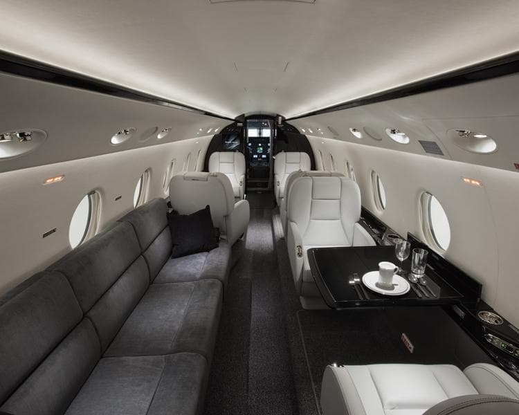Gulfstream G200 N30MZ