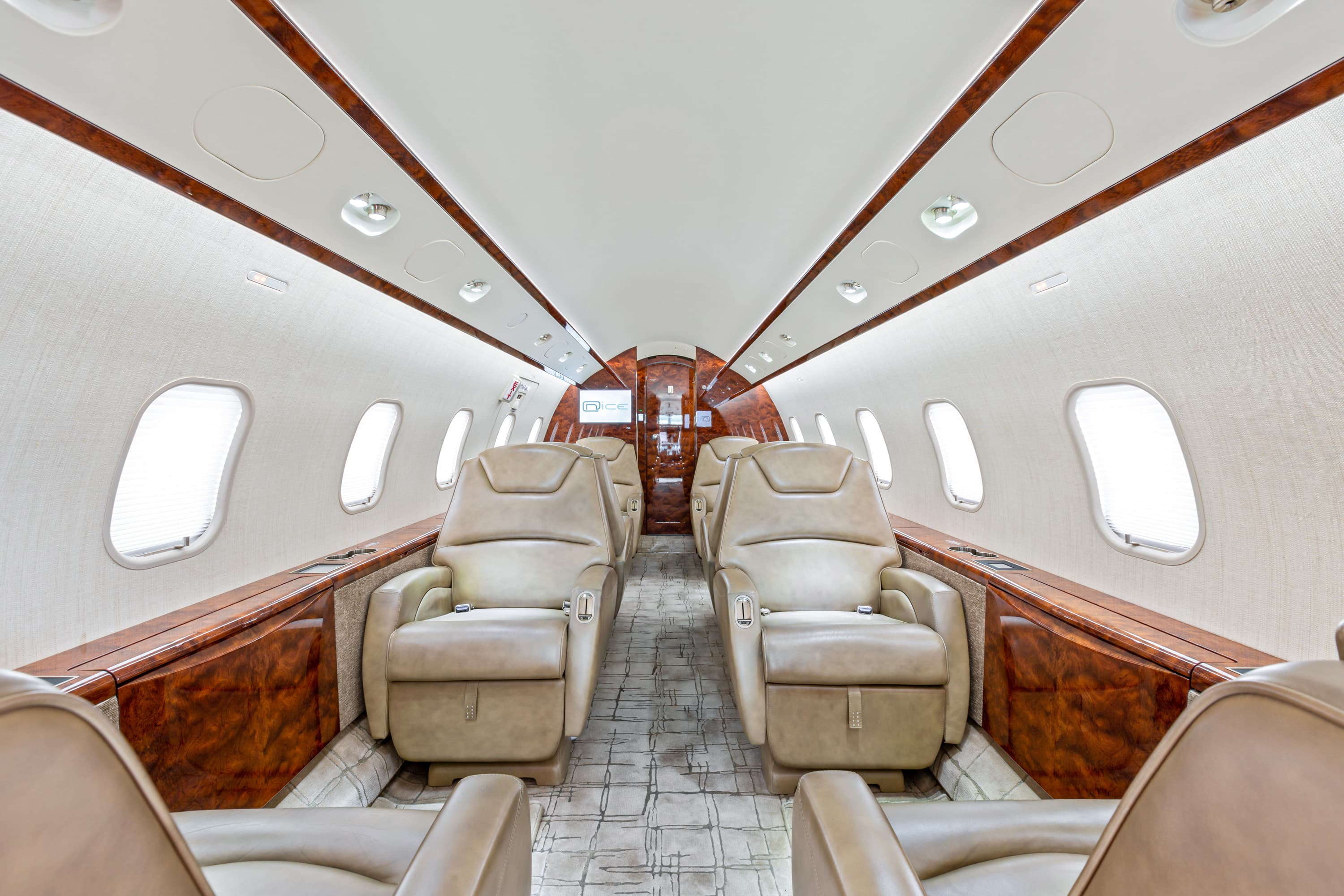 Challenger 300 N310VZ