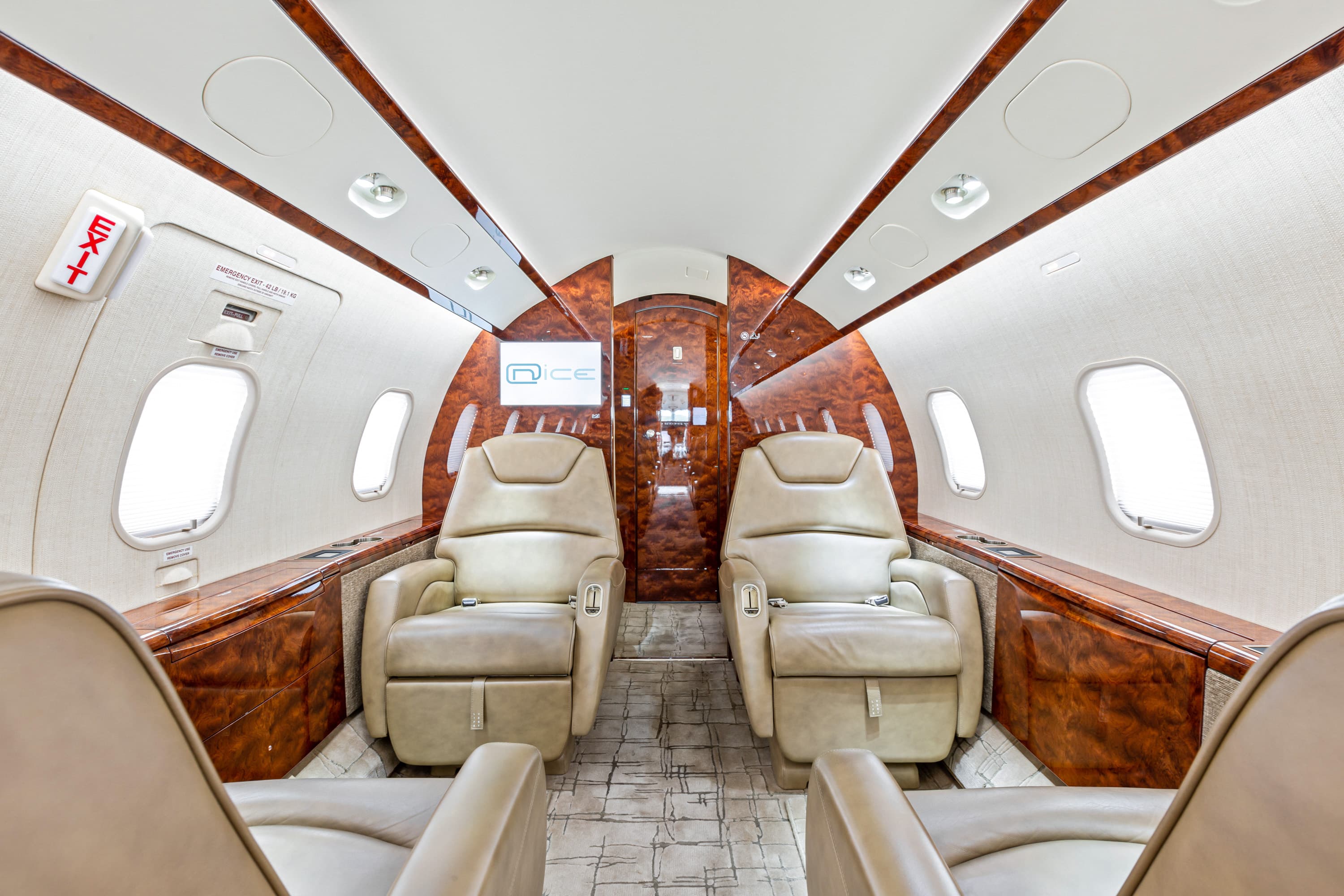Challenger 300 N310VZ