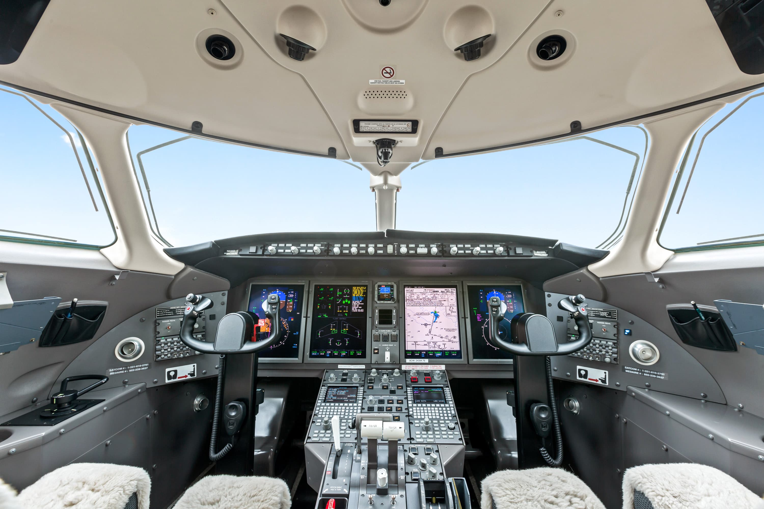 Challenger 300 N310VZ