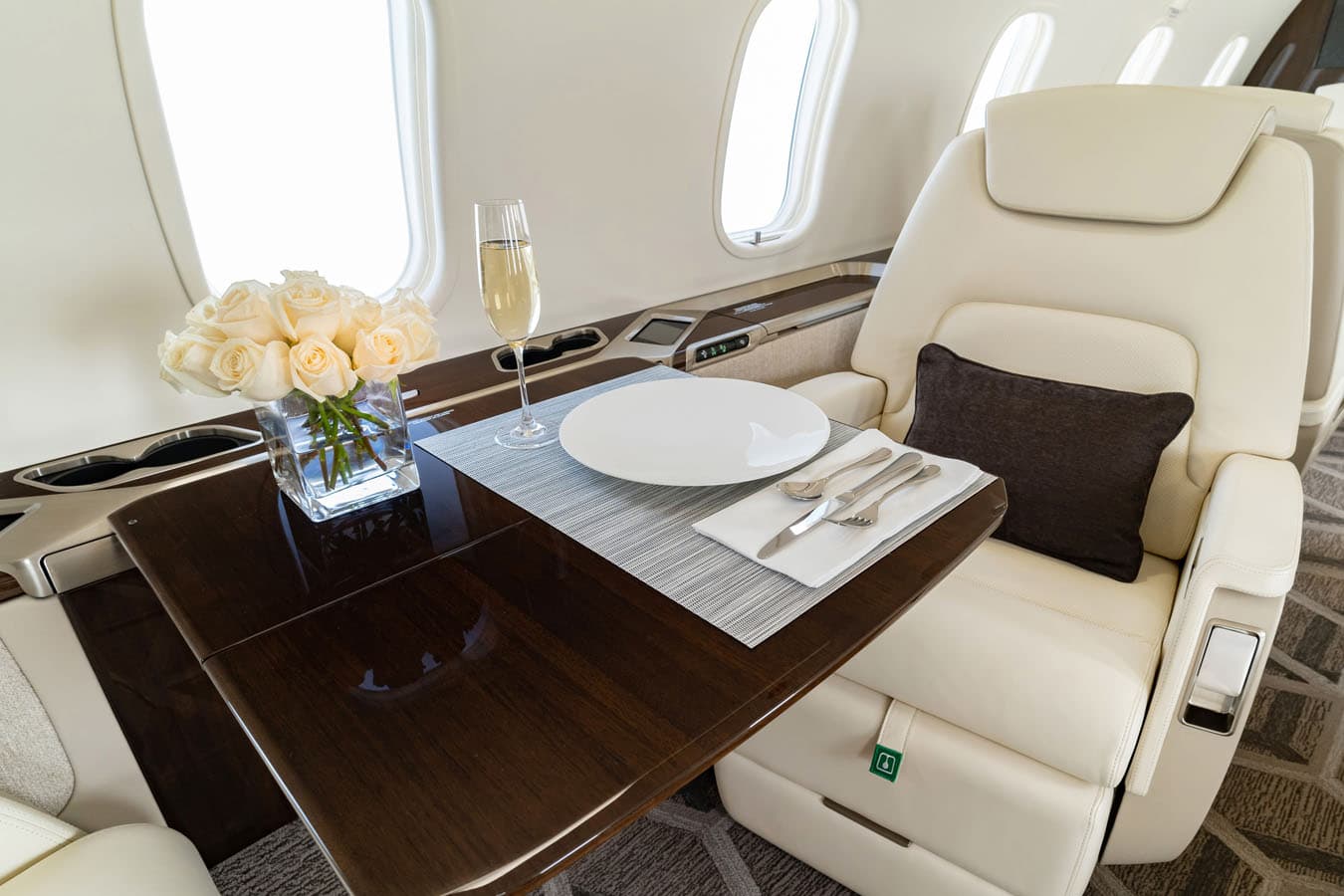 Challenger 350 N312EA