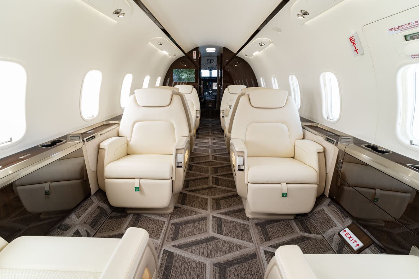 Challenger 350 N312EA