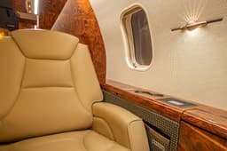 Challenger 300 N313DS