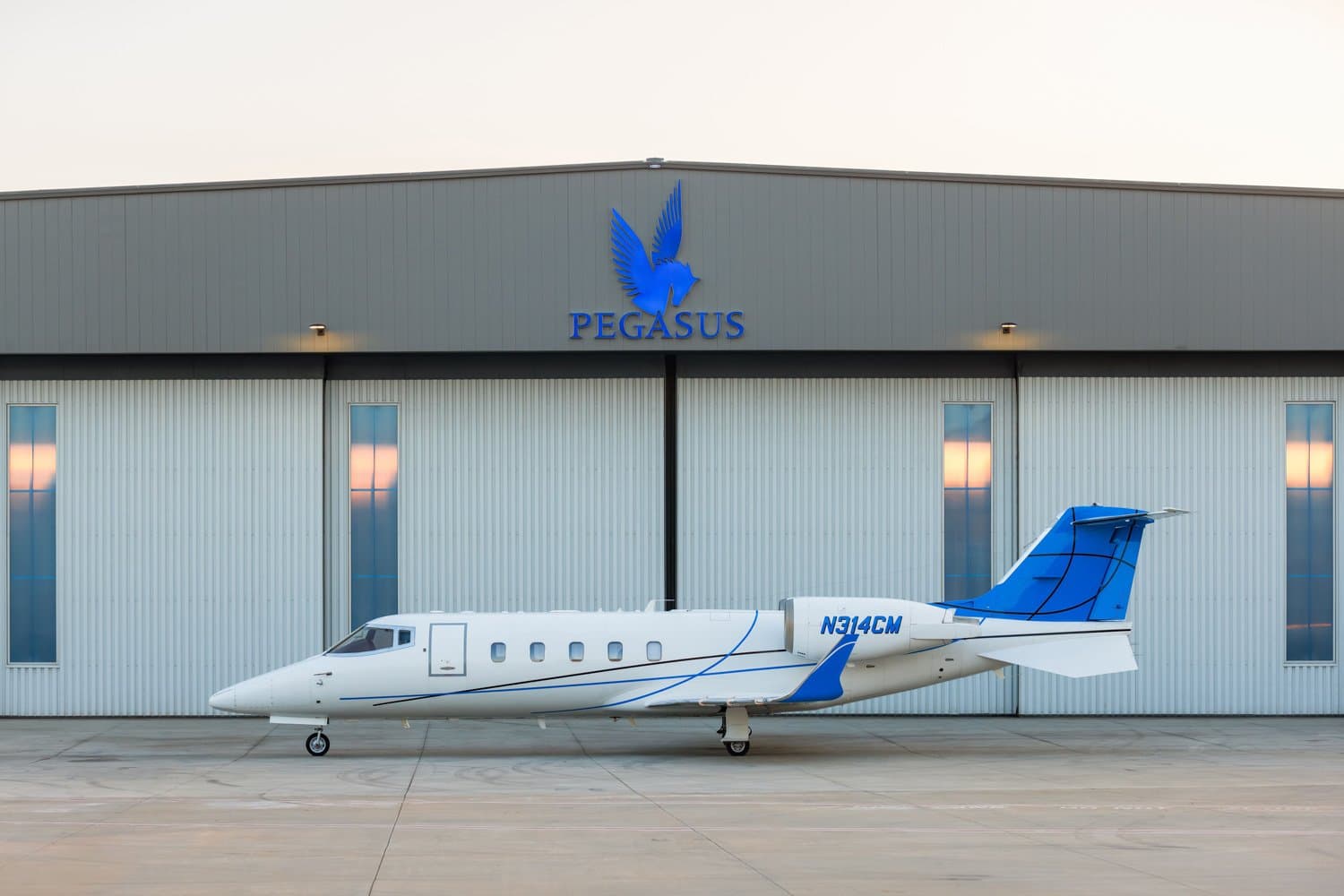 Learjet 60 N314CM