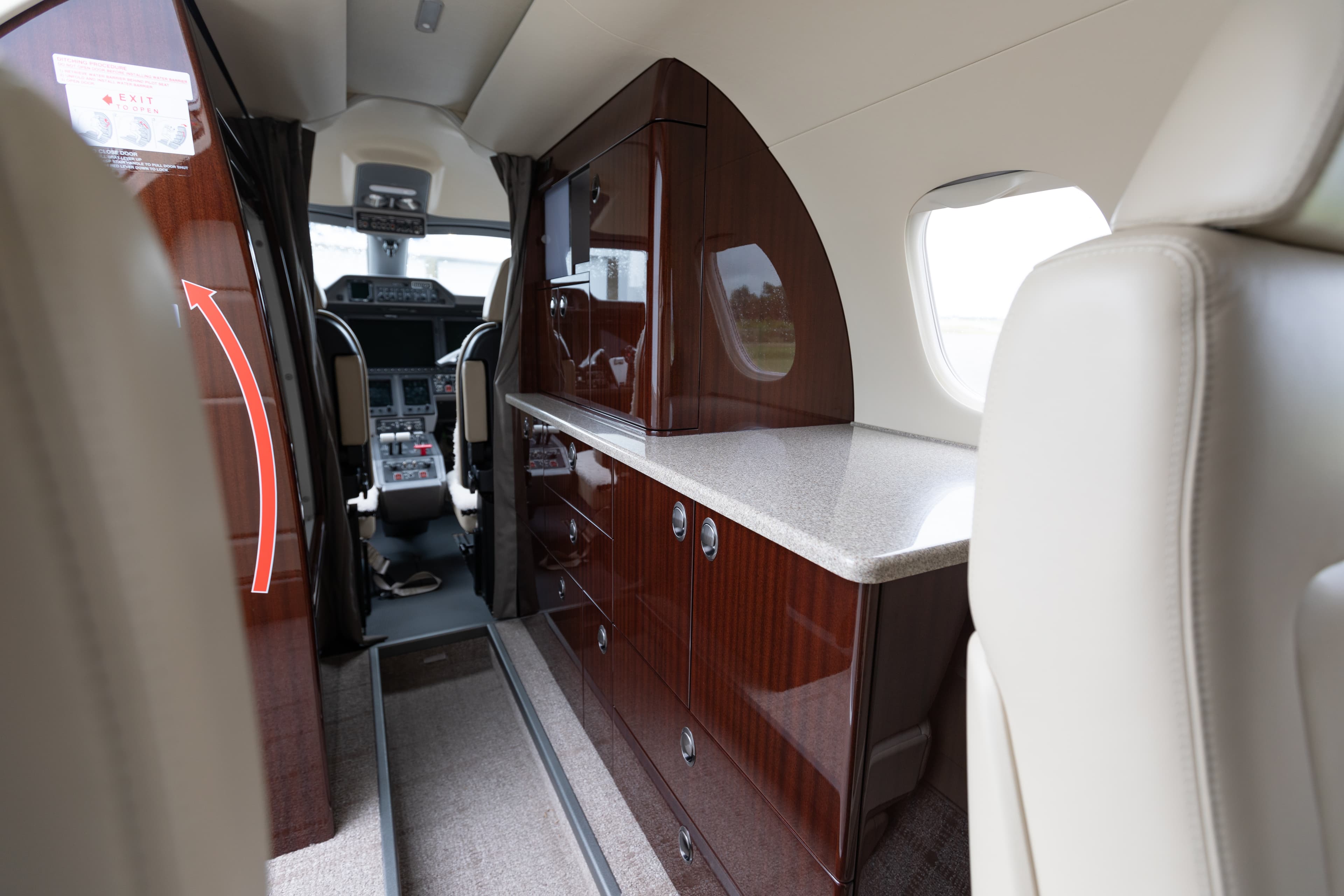 Embraer Phenom 300 N314GV