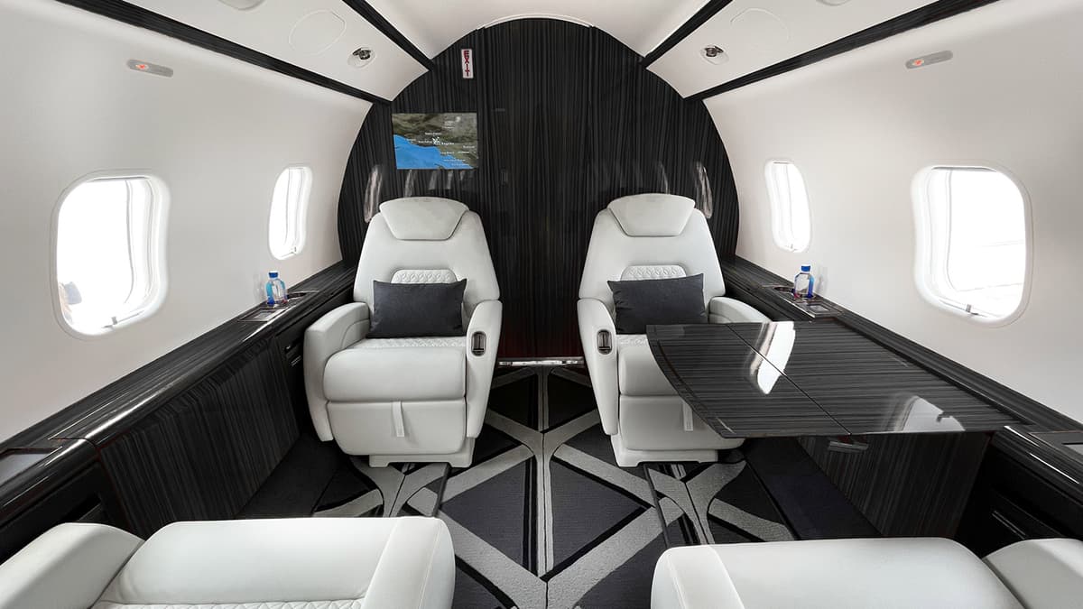 Challenger 300 N314JE